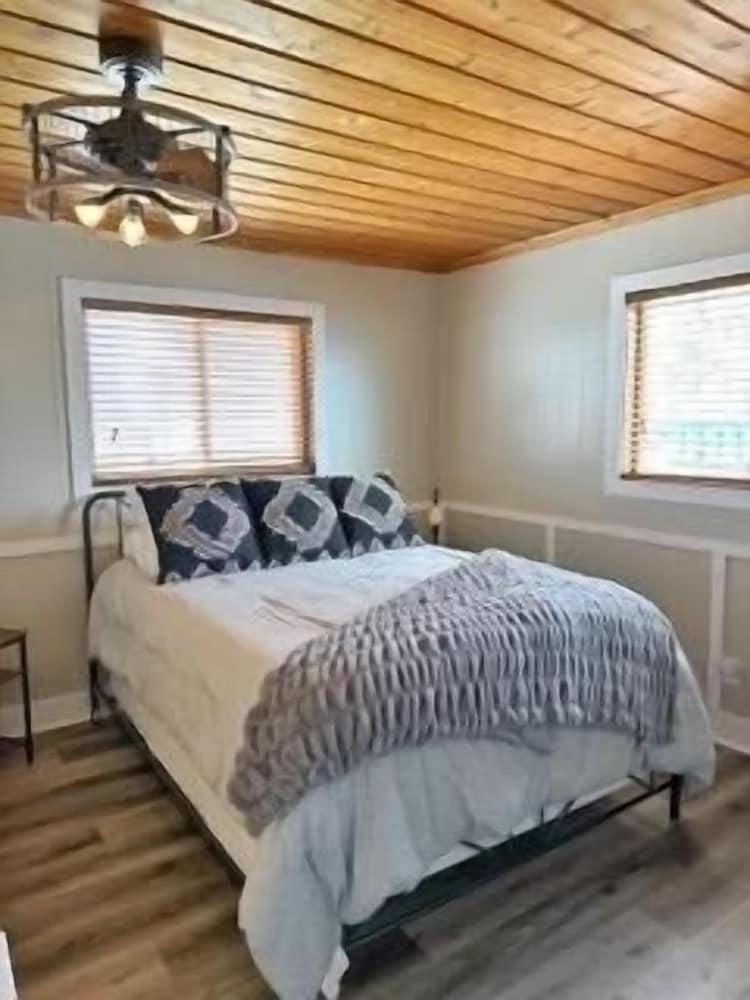 Sandy Beach with Quaint Cabin Located on Rush Lake Pet Policy