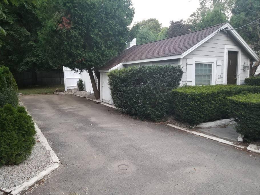 Wayland Airbnb Rentals Pet Policy