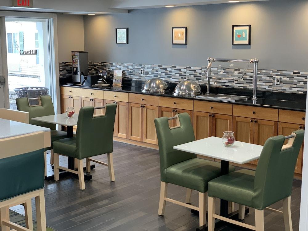 Pet Friendly Cresthill Suites Syracuse