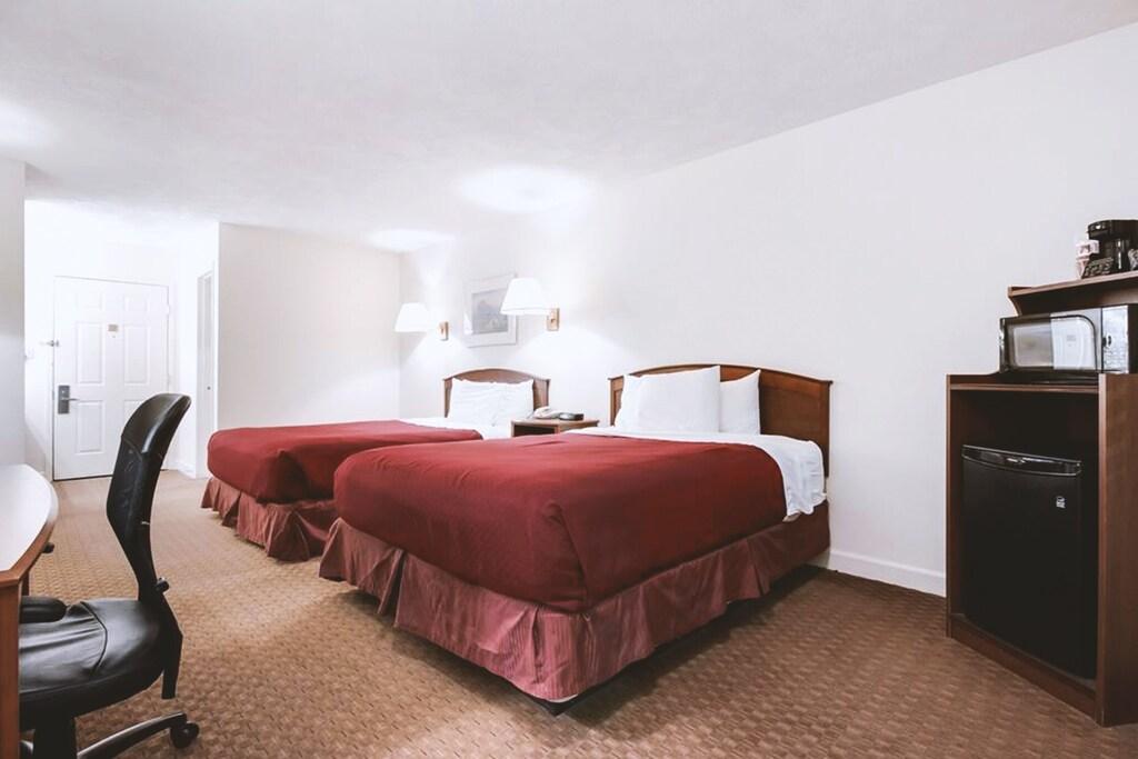 SkyPalace Inn McCook Standard 2 Queen Bed NS Pet Policy