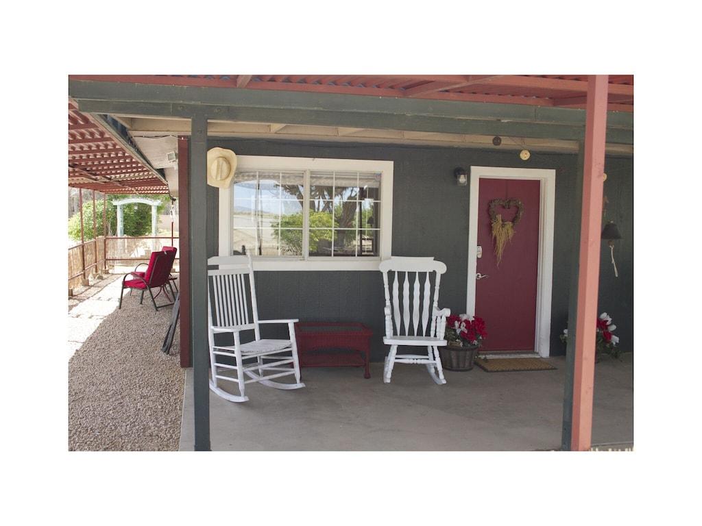 2-Bedroom Ranch Home on 2 Acres Pet Policy