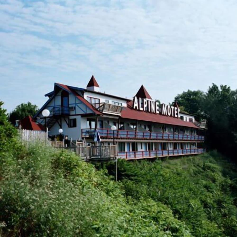 Pet Friendly Alpine Lodge & Resort Burkesville