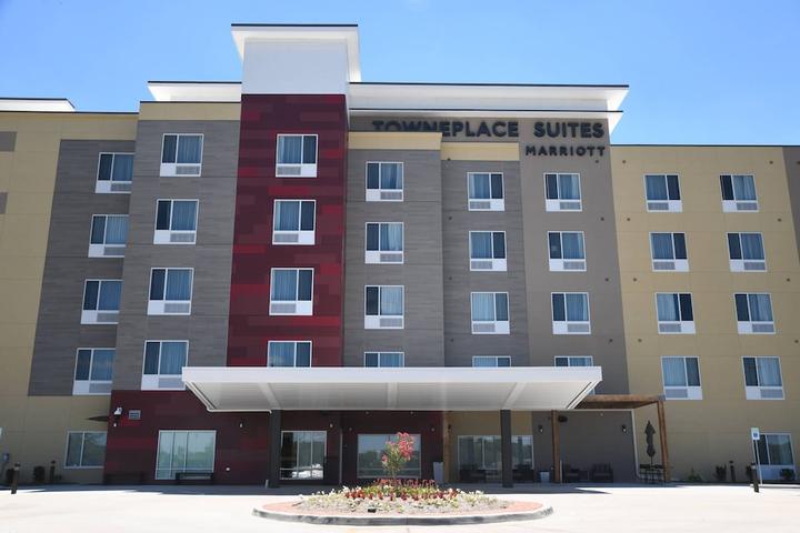 Pet Friendly TownePlace Suites by Marriott Kansas City at Briarcliff