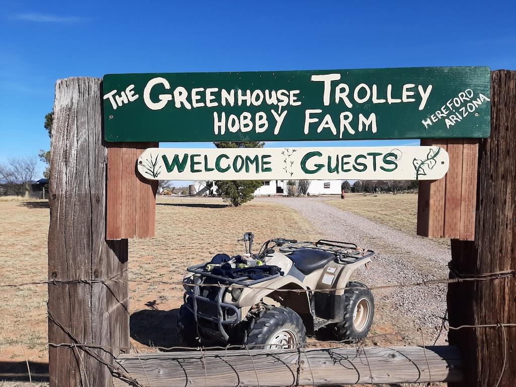 Pet Friendly Greenhouse Trolley Hobby Farm