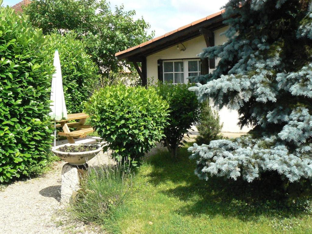 Pet Friendly Village House with Large Enclosed Garden