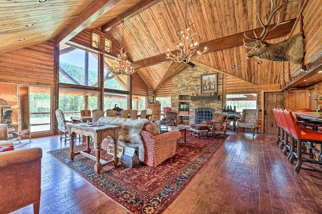 Pet Friendly Expansive Ranch with Views & Hot Tub