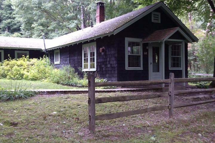 Pet Friendly Charming Cabin on Scenic Road