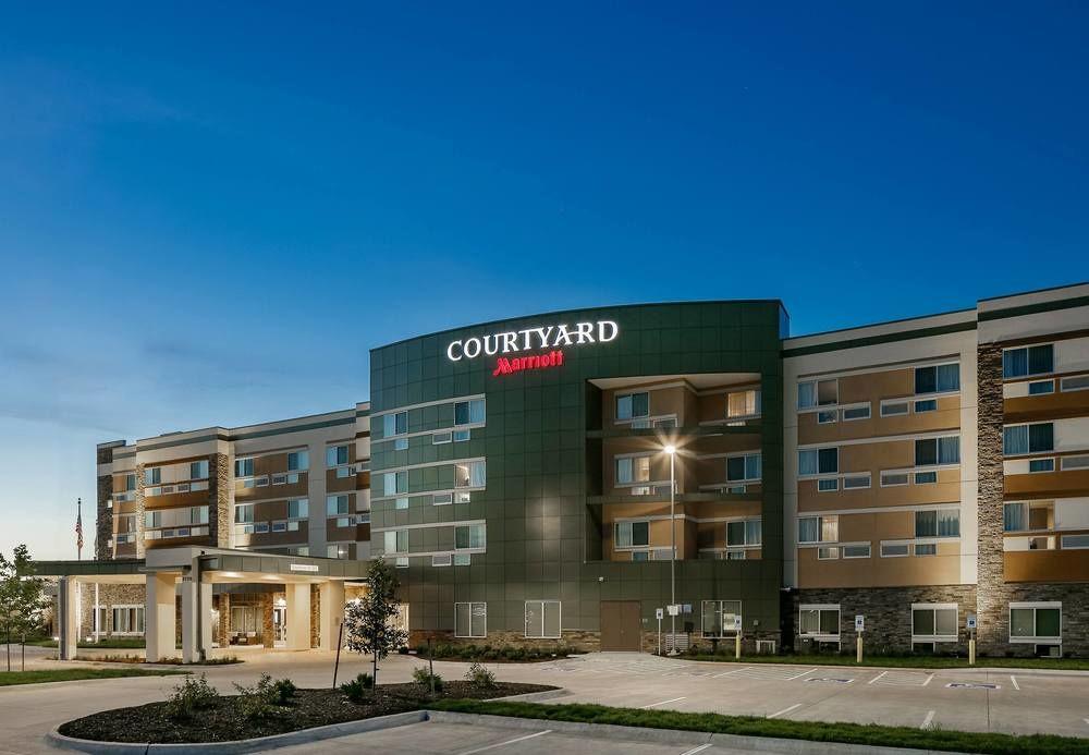 Courtyard by Marriott Omaha Bellevue Beardmore Event Center Pet Policy