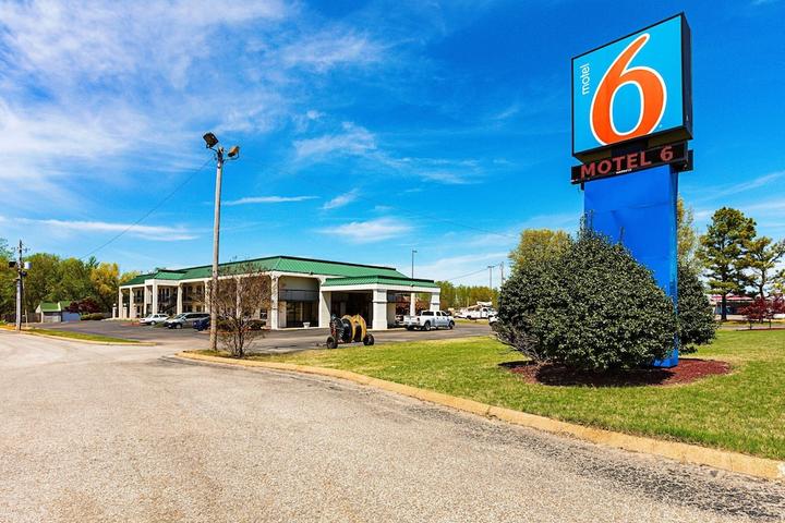 Pet Friendly Motel 6 Covington TN