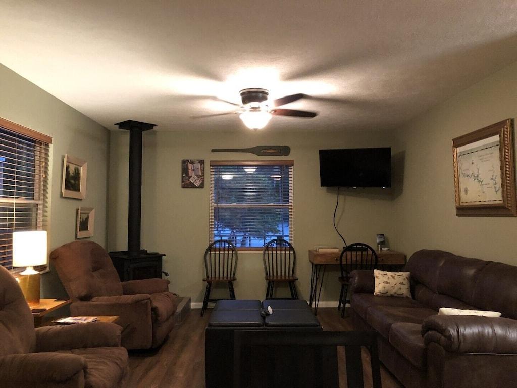 Riverside Cabin A Pet Policy