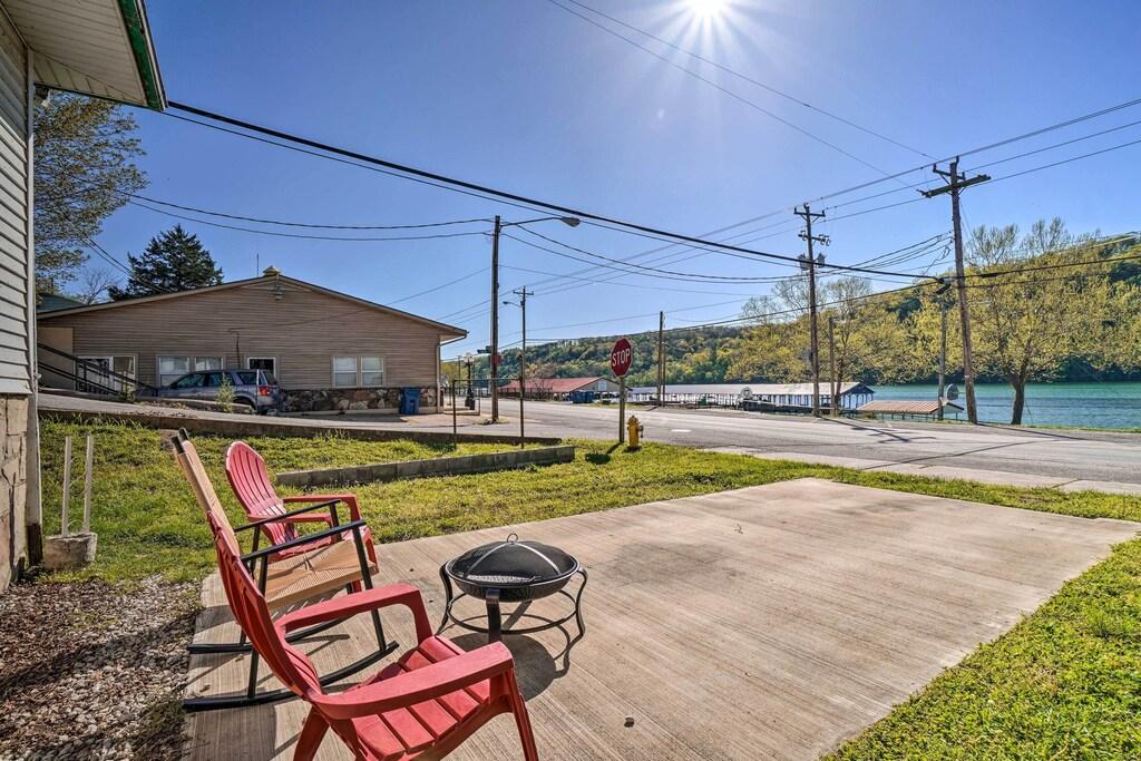 Waterfront Rockaway Beach House with Fire Pit Pet Policy