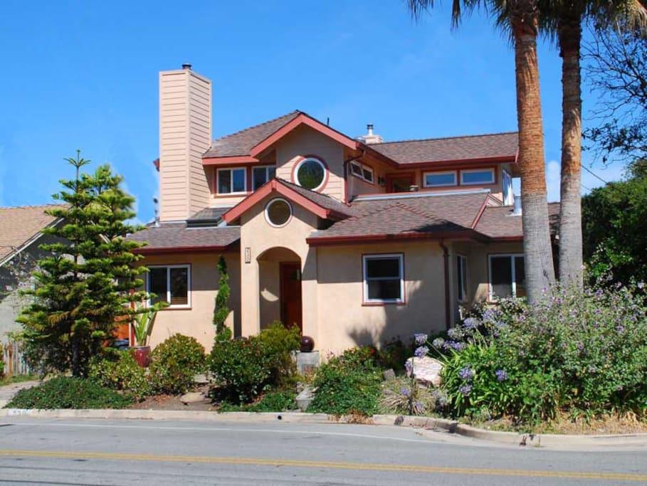 Pet Friendly Santa Cruz Airbnb Rentals