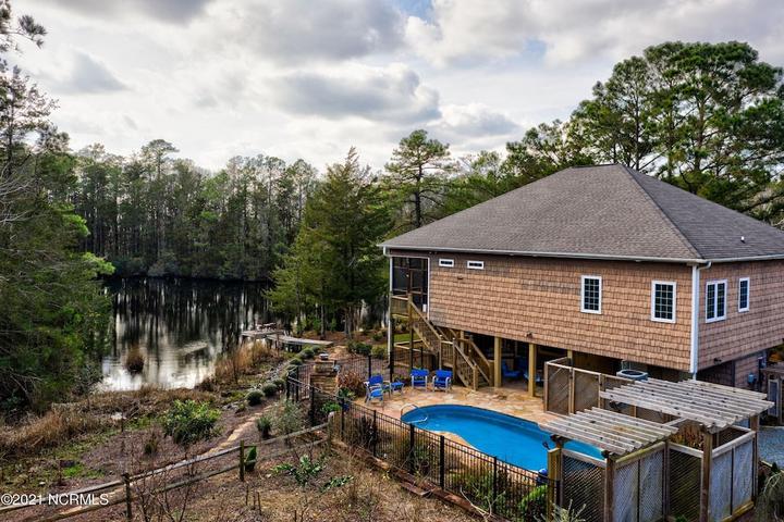 Pet Friendly The Retreat @ River Road - 3BR with Heated Pool