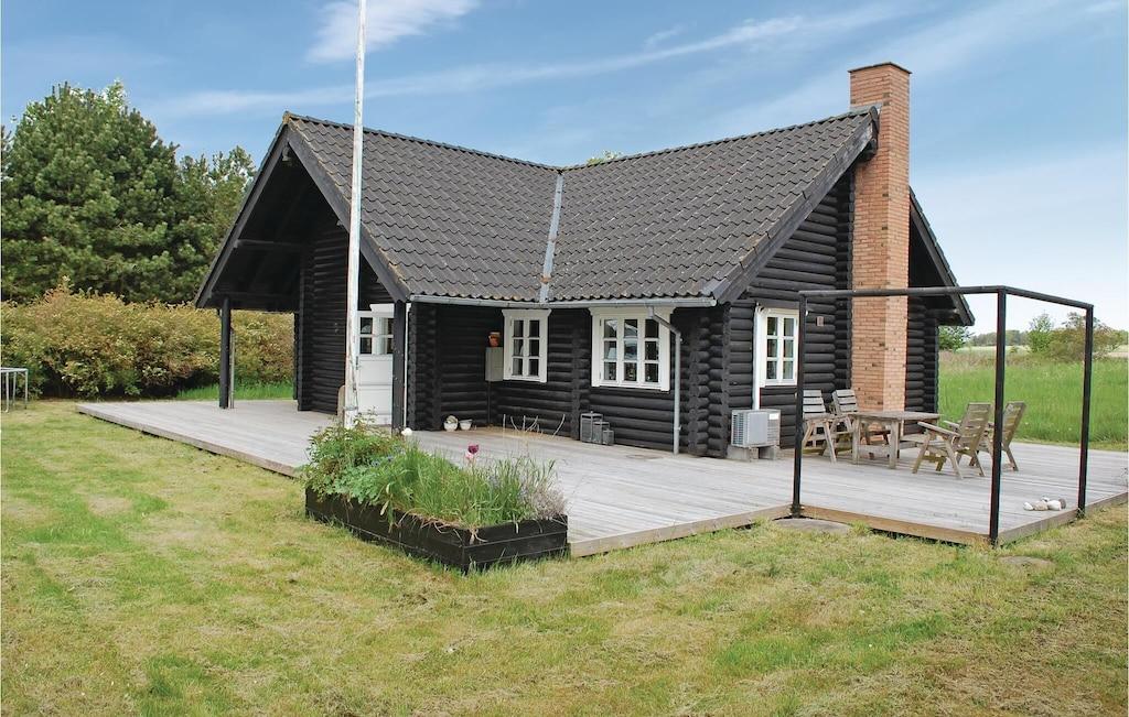 Pet Friendly Home in Knebel with 4BR Sauna & WiFi