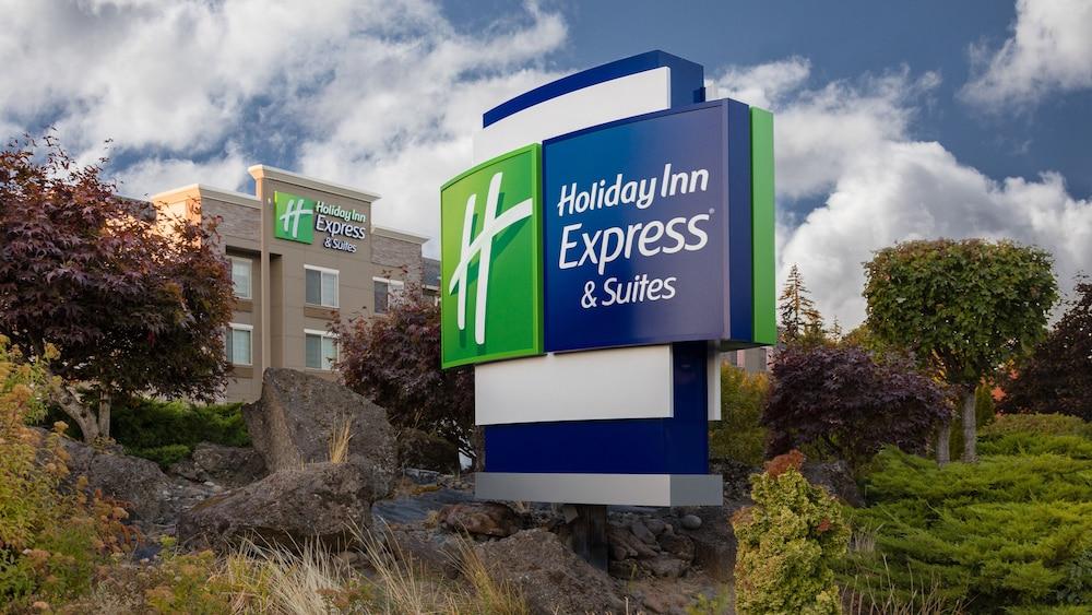 Pet Friendly Holiday Inn Express & Suites Hood River an IHG Hotel