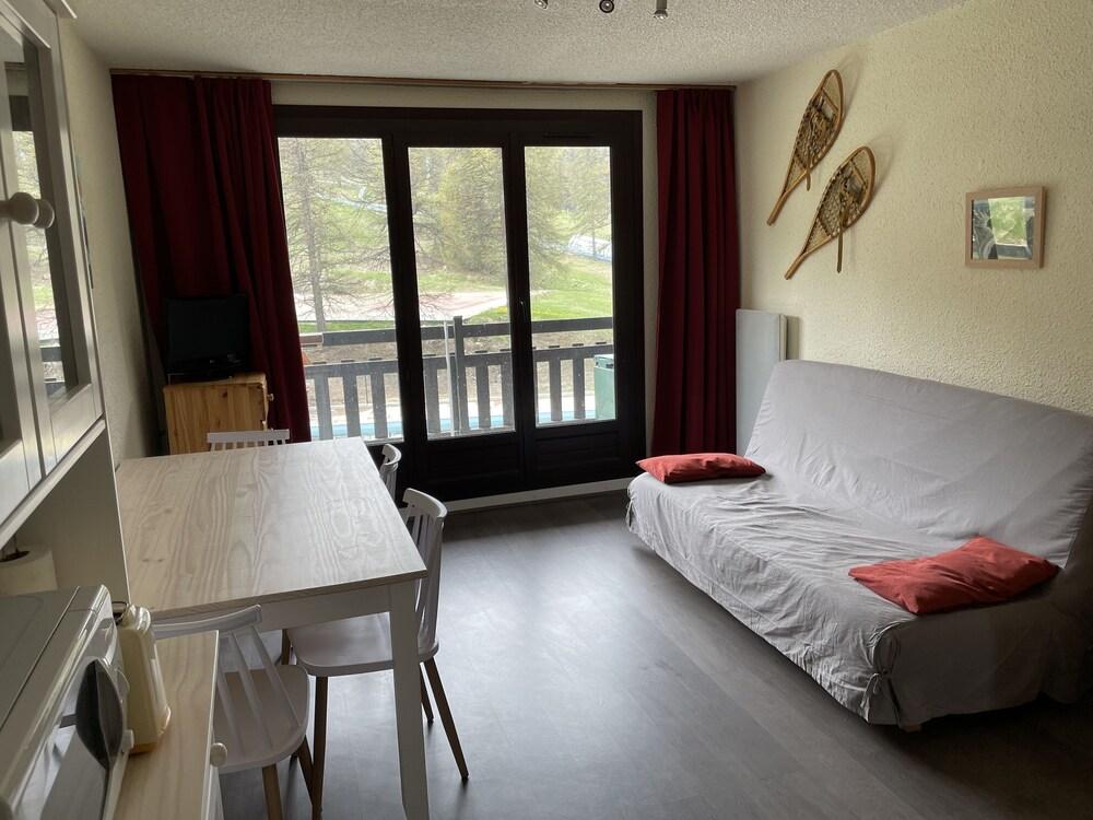Pet Friendly Apartment for 6 People on Foot of the Slopes