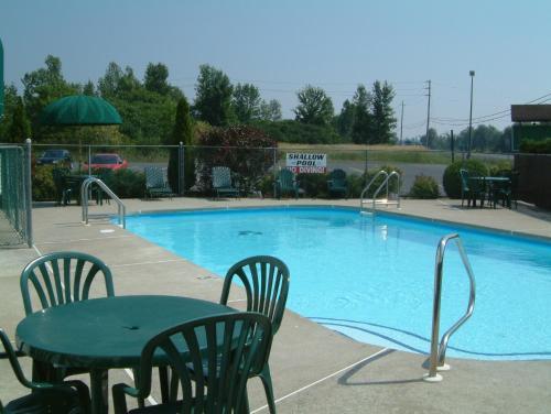 Pet Friendly McIntosh Country Inn & Conference Centre in Canada