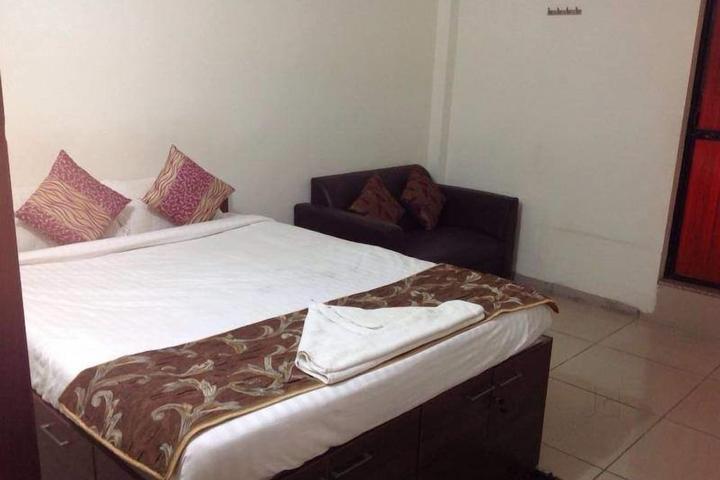Pet Friendly JK Rooms 147 Lions - Best Budget Hotel in Koradi Nagpur