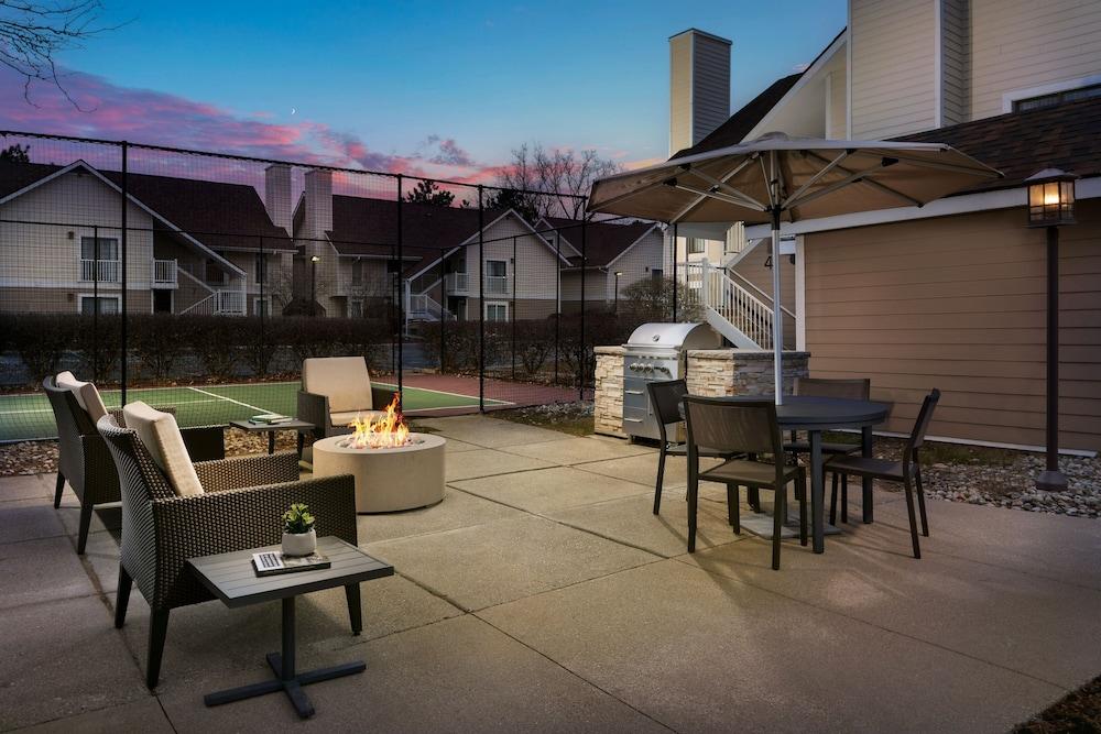 Pet Friendly Residence Inn by Marriott Detroit Troy/Madison Heights