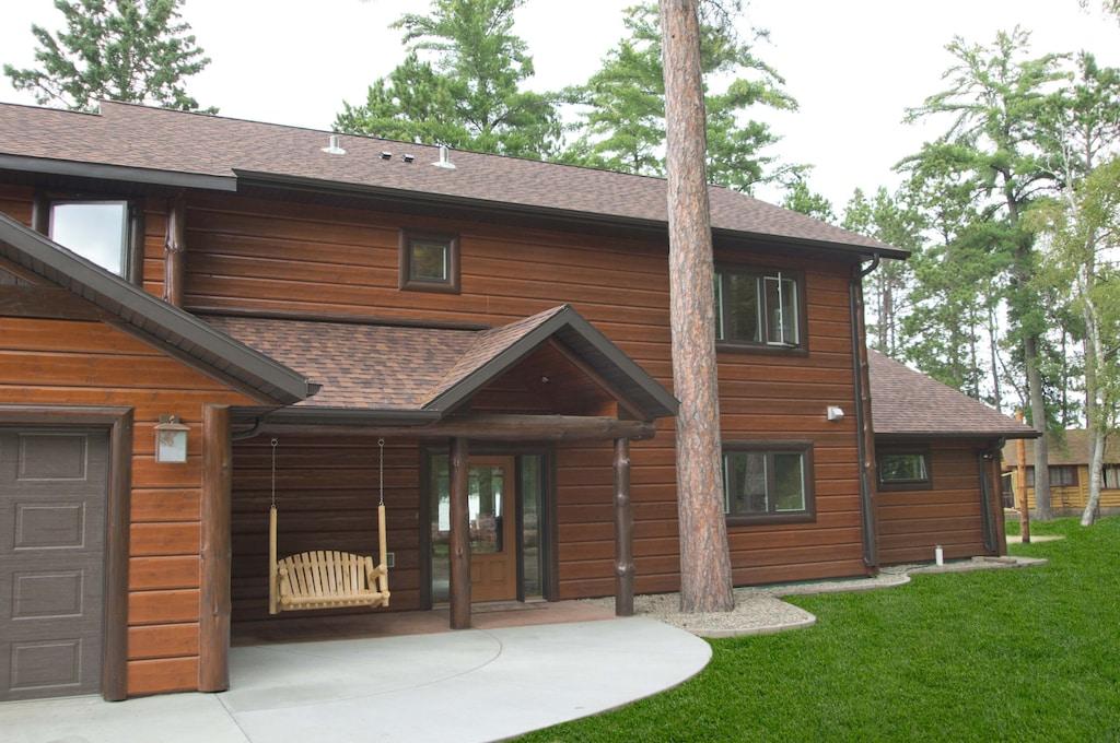 Pet Friendly Spruce with Loft on the Premier Lake of Big Sand