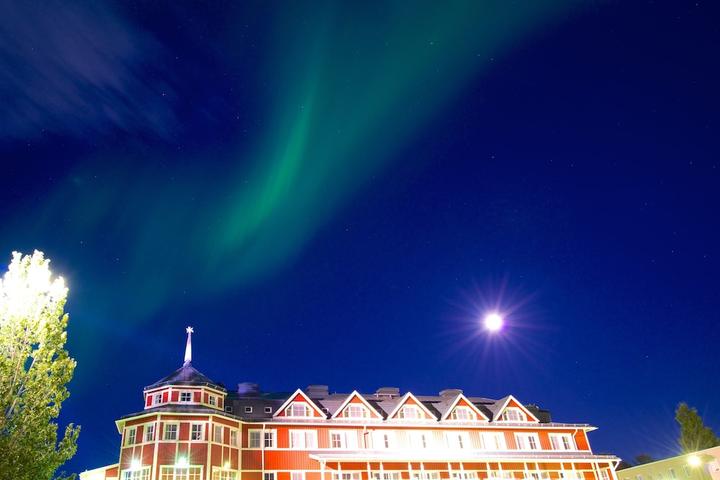 Pet Friendly Grand Arctic Hotel