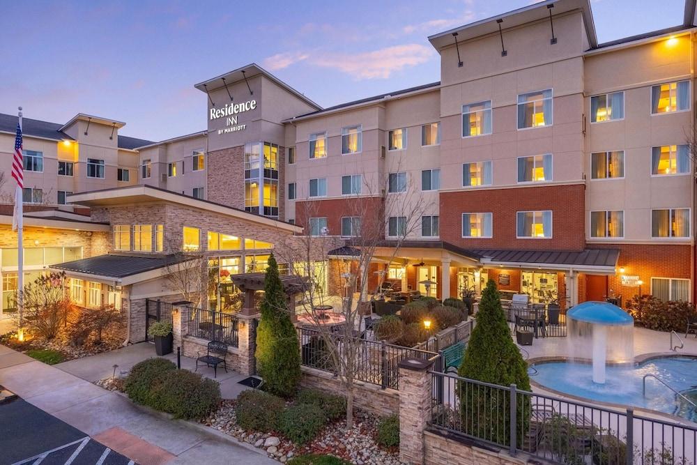 Pet city chapel hills top