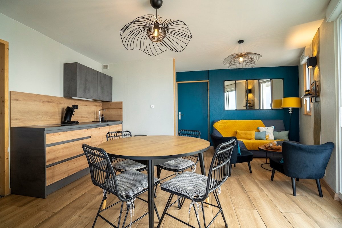 Picture of a vacation rental that welcomes pets in Coëx, FR.