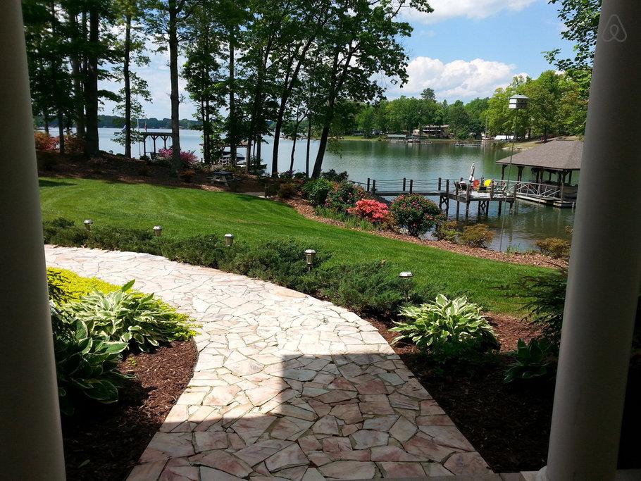Pet Friendly Vacation Rentals In Lake Norman Nc Bringfido