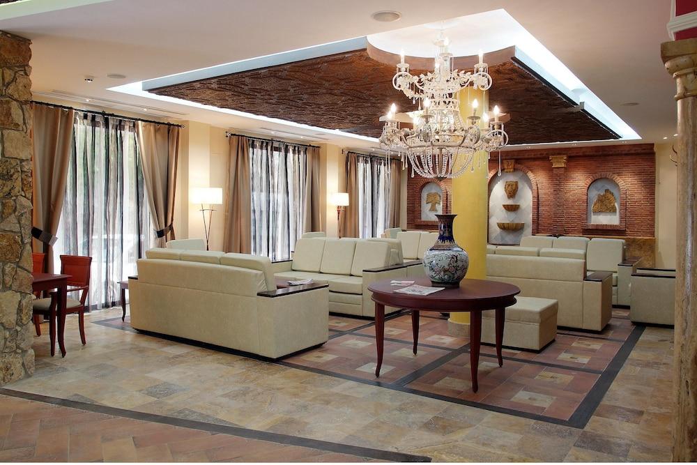 Sierra pet hotel and spa top
