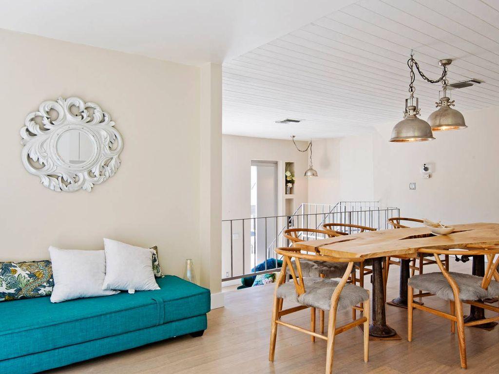 Venice Beach Contemporary Oasis Pet Policy