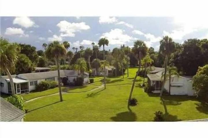 Pet Friendly Indian River Lagoon Waterfront Cottages