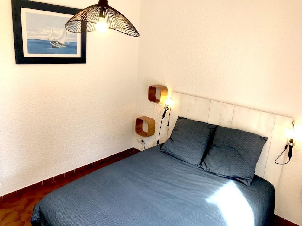 Pet Friendly Comfortable Villa 2 Steps from the Beach
