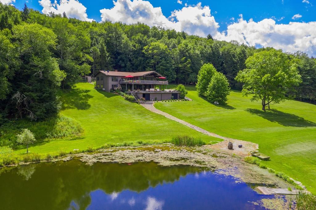 Stunning Catskills Lodge with Lake Pet Policy