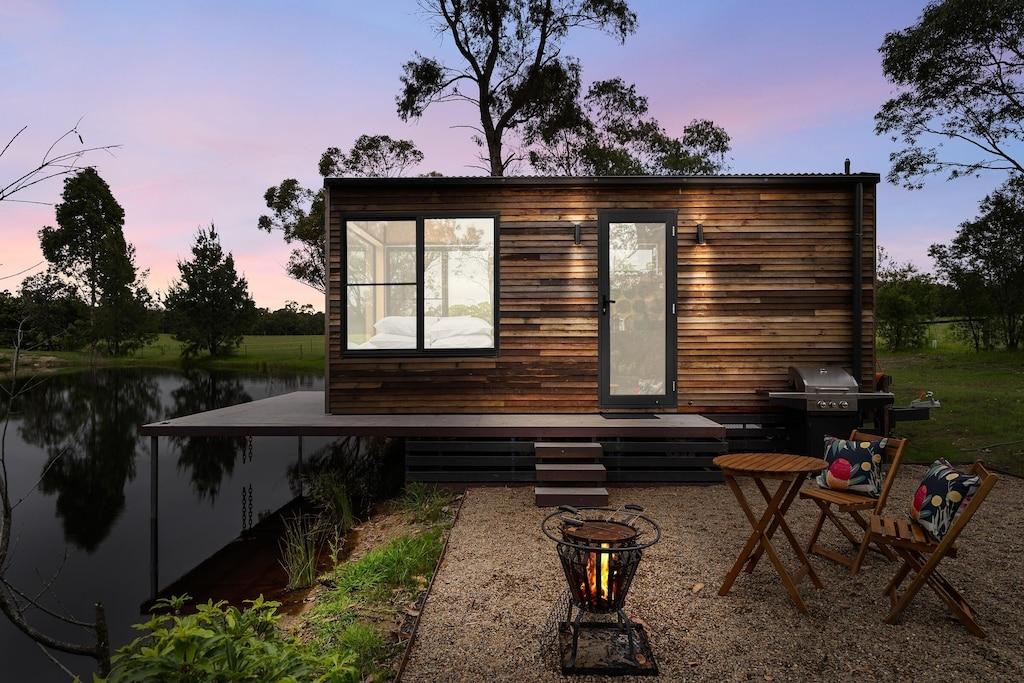 Pet Friendly Designer Tiny Home Banksia with Stunning Dam Views