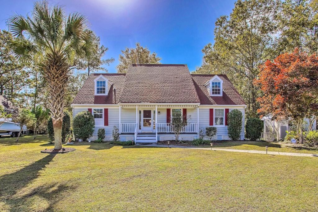 Riverfront Conway House with Screened Porch Pet Policy