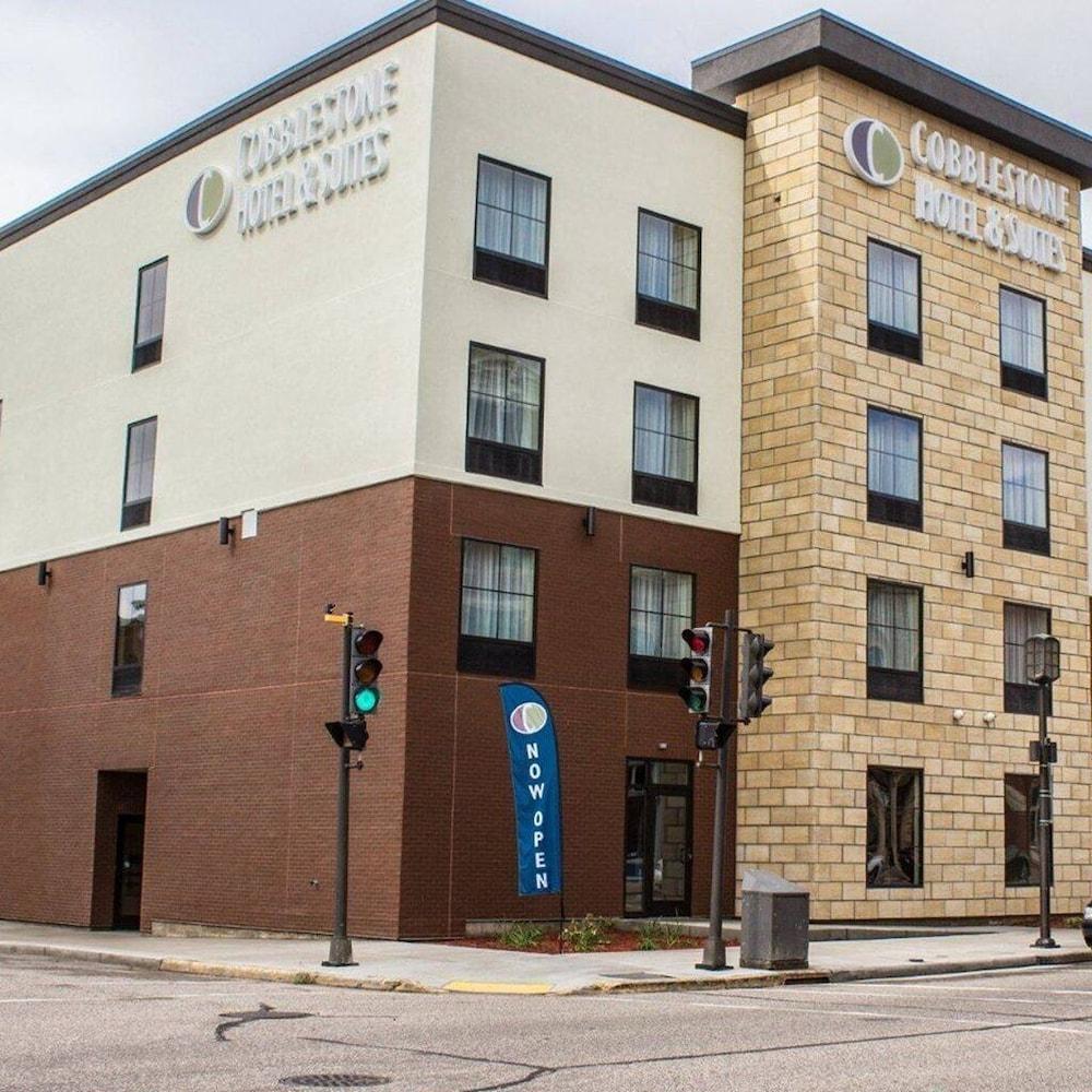 Cobblestone Hotel Suites Chippewa Falls Pet Policy