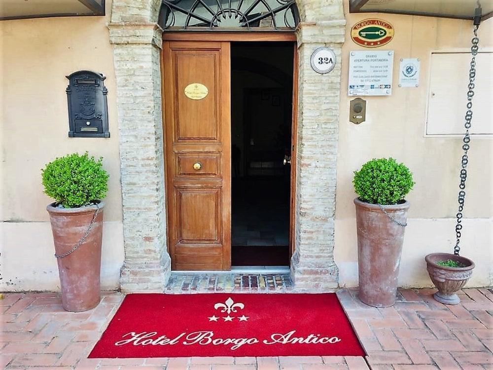 Pet Friendly Hotel Borgo Antico