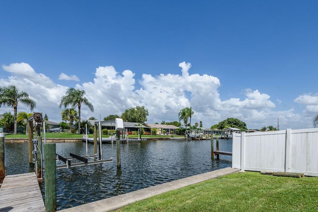 Updated Waterfront Condo in Apollo Beach Pet Policy