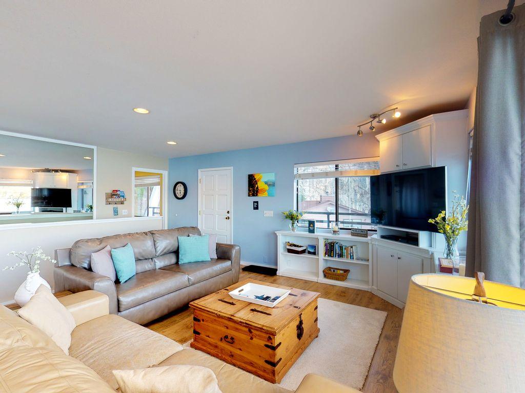 Collins Lakehouse Pet Policy