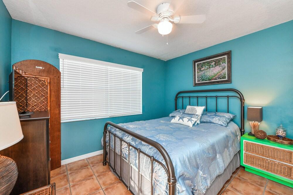 Home Away from Holmes Pet Policy