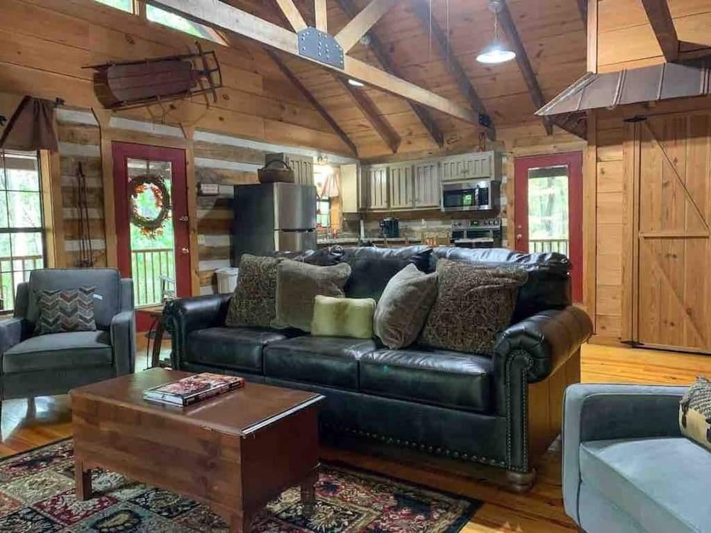 Pet Friendly Happy Log Cabin with Fire Pit & Hot Tub