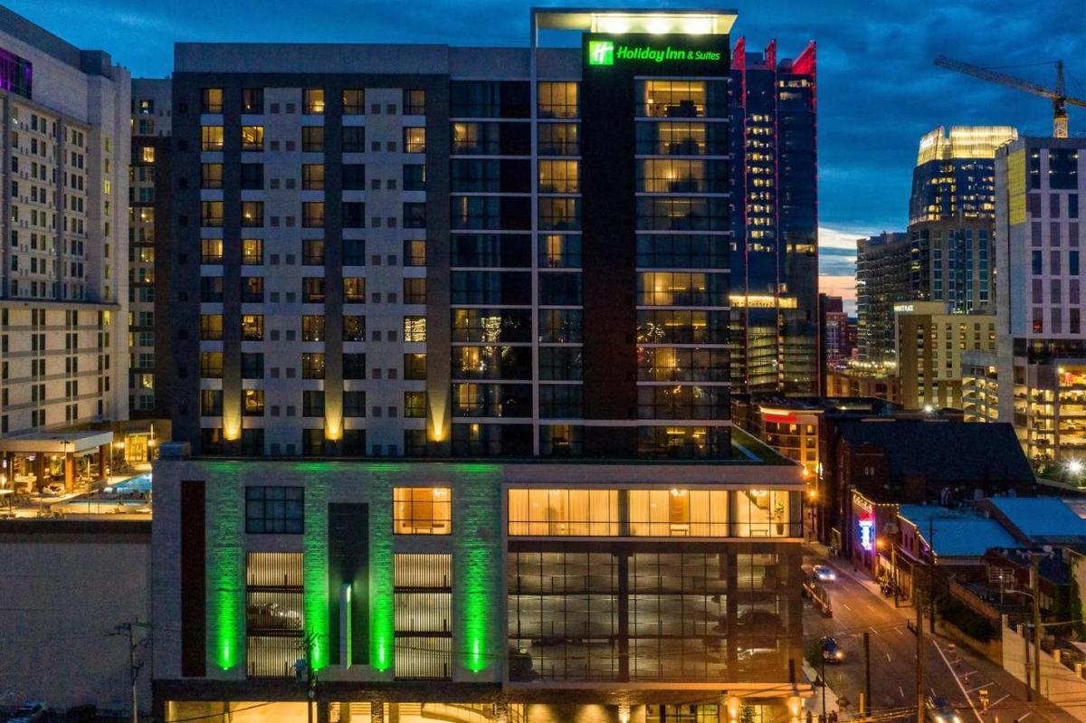 Holiday Inn & Suites Nashville Downtown Broadway Pet Policy