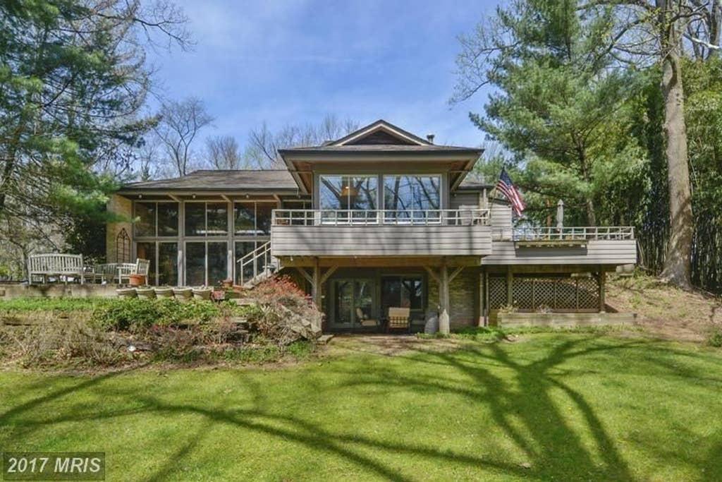 Pet Friendly Colesville Airbnb Rentals