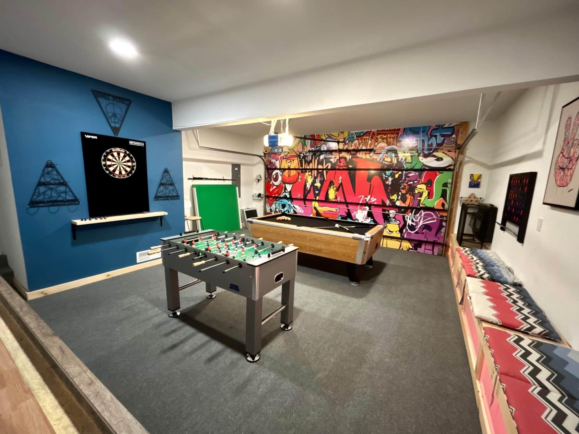 Pet Friendly Perfect Vacation Home with Game Room & Theater