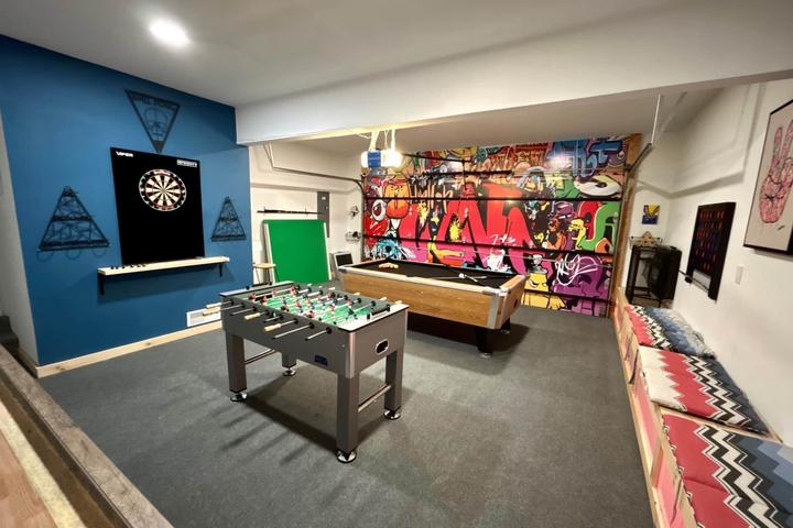 Pet Friendly Perfect Vacation Home with Game Room & Theater