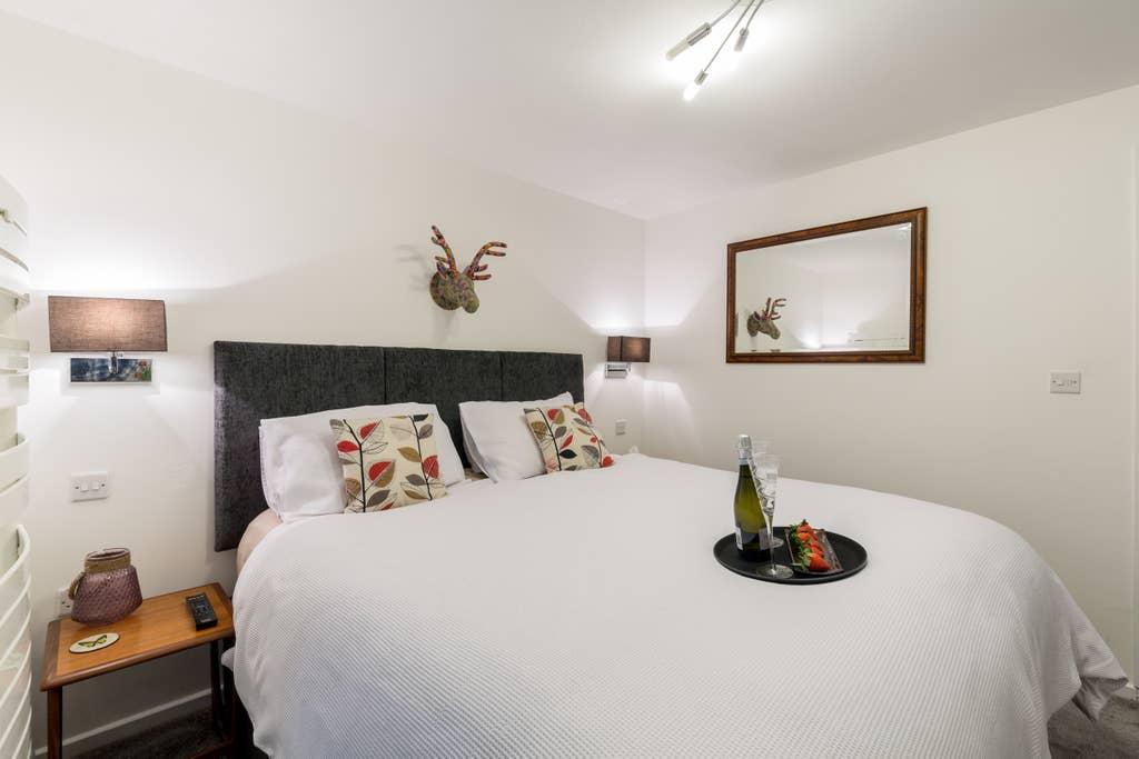 Warwick Airbnb Rentals Pet Policy