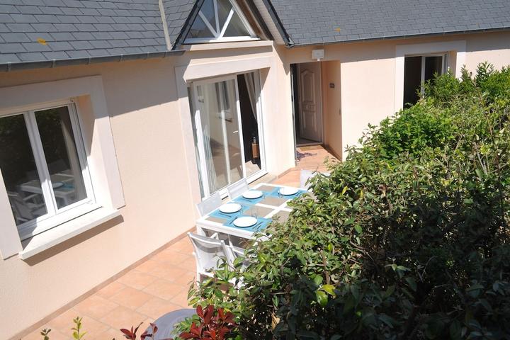 Pet Friendly Seaside Holiday Home in Unspoilt Natural Area