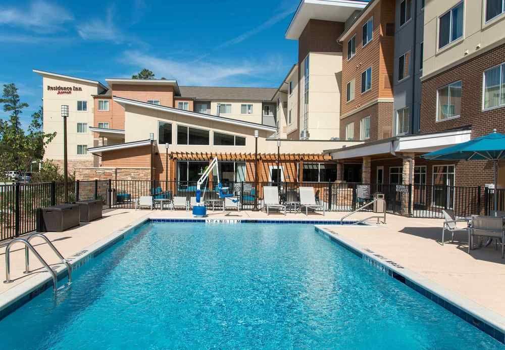 pet friendly hotels in montgomery texas