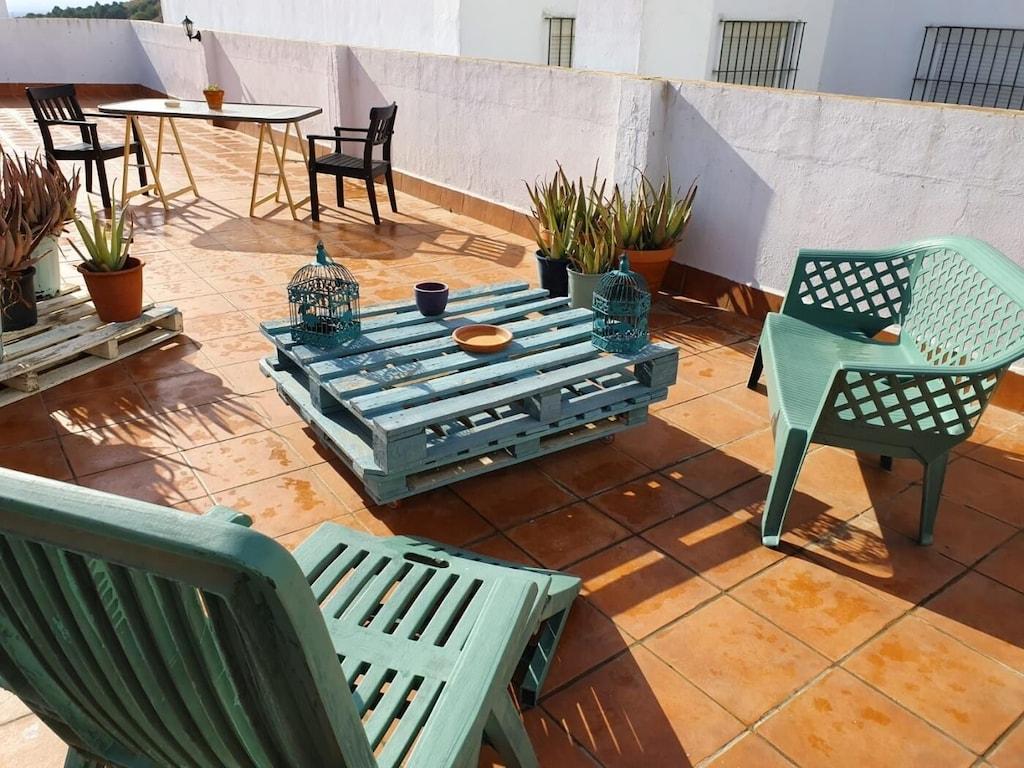 Pet Friendly Live the Seville Countryside - Terrace & 3 Rooms