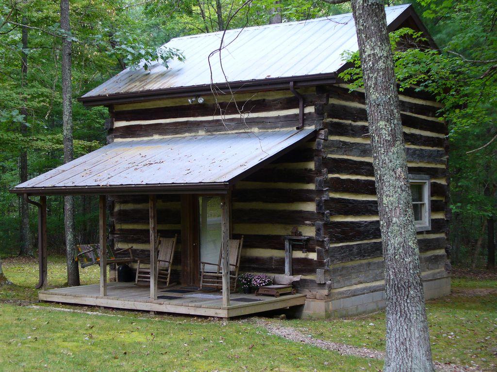 1 Bedroom Hand Hewn Log Cabin Pet Policy